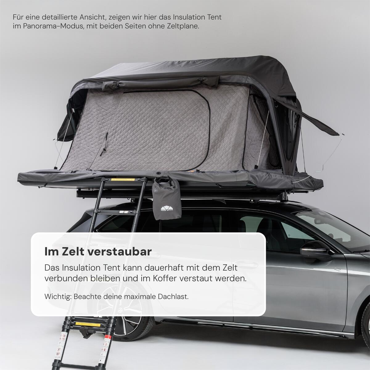 Grauer Kombi mit montiertem, dunkelgrauen Dachzelt, Leiter angelehnt. Textfeld: "Im Zelt verstaubar", Dachlast-Hinweis. Helles, neutrales Hintergrundlicht.