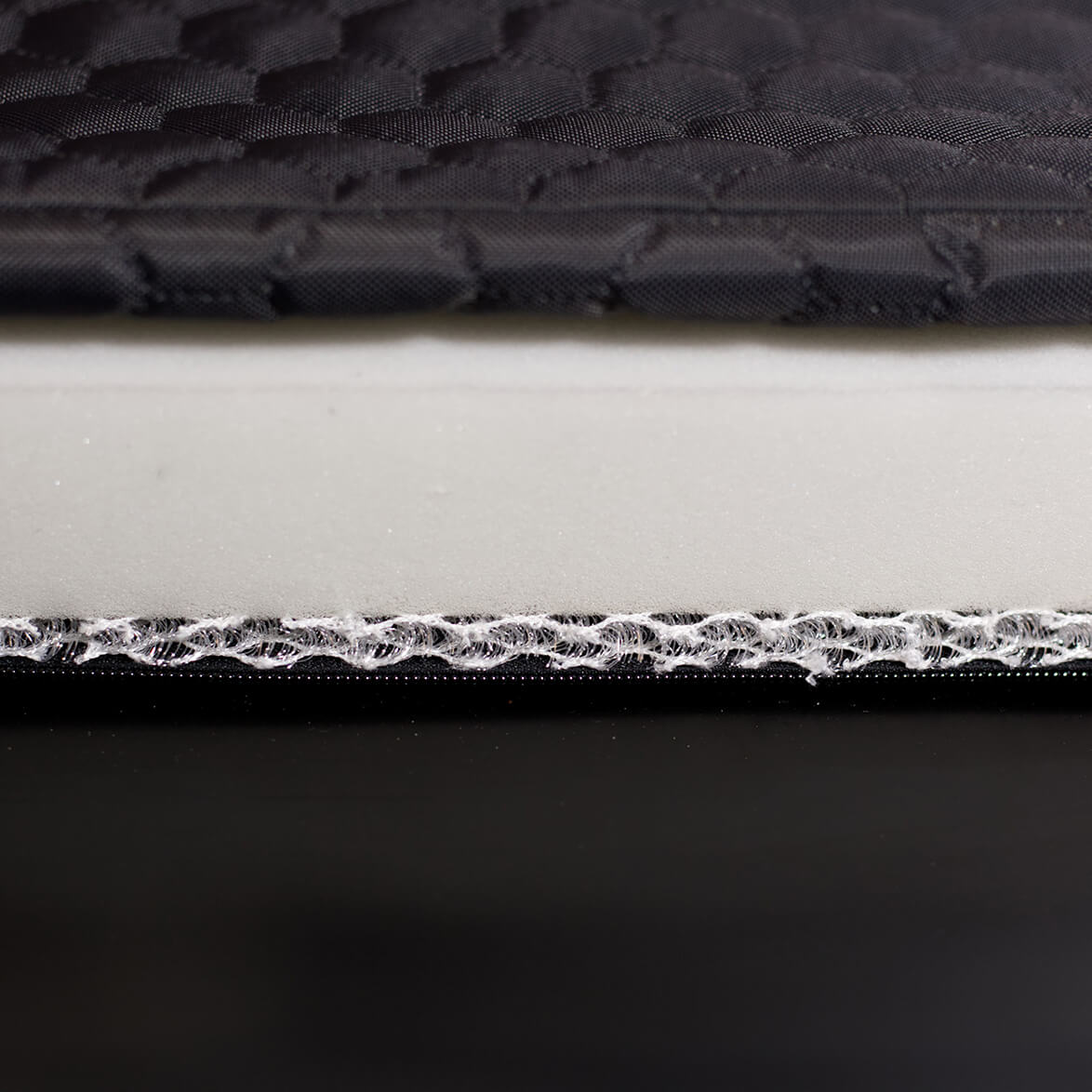 Matratze mit integriertem Antikondensationsmesh vom Roof Space 2.