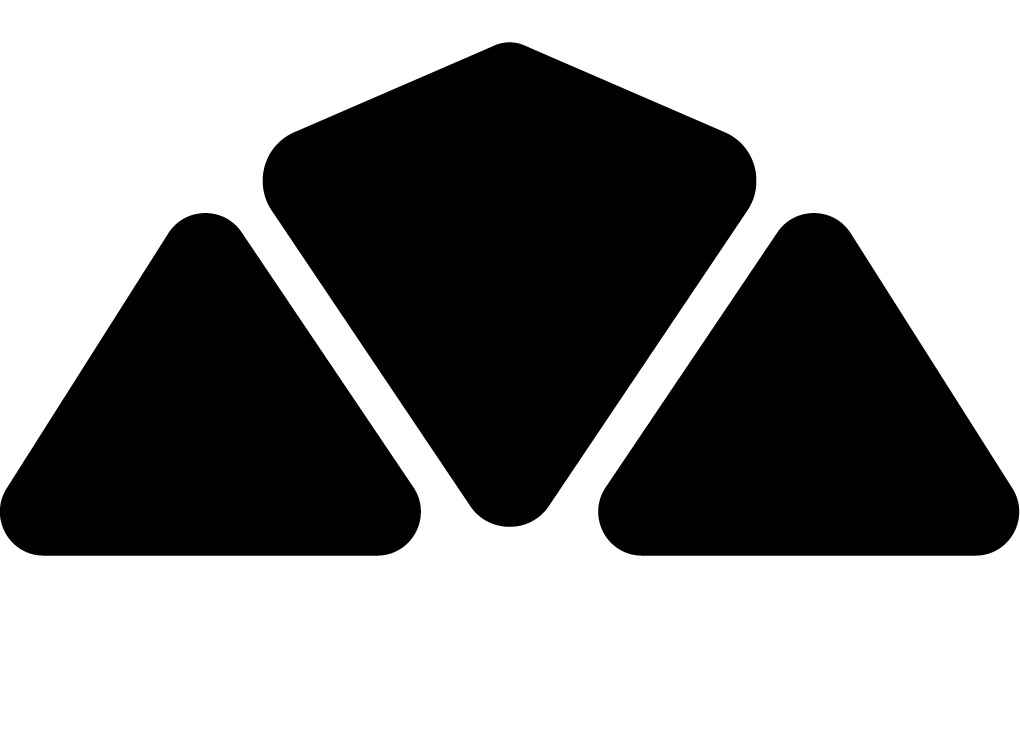 Drei schwarze geometrische Formen, bestehend aus zwei Dreiecken links und rechts und einer fünfeckigen Form in der Mitte.