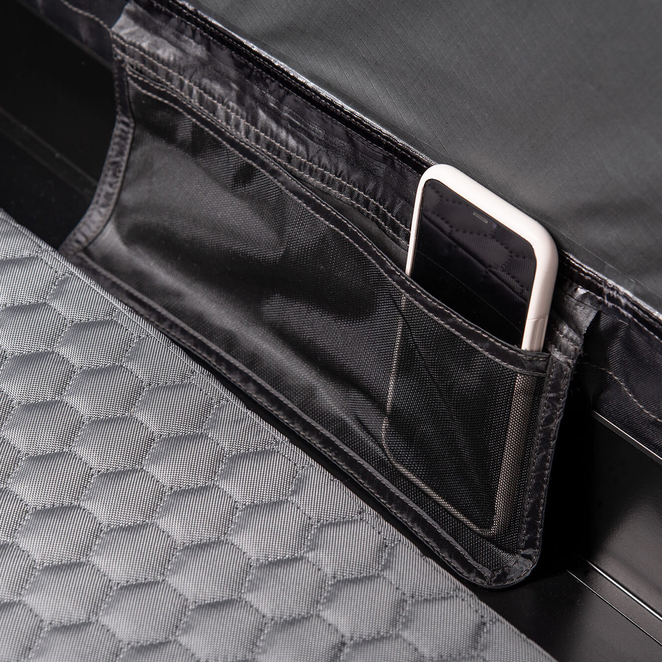 Innentasche im Roof Space 2 Dachzelt zum verstauen von persönlichen Gegenständen.